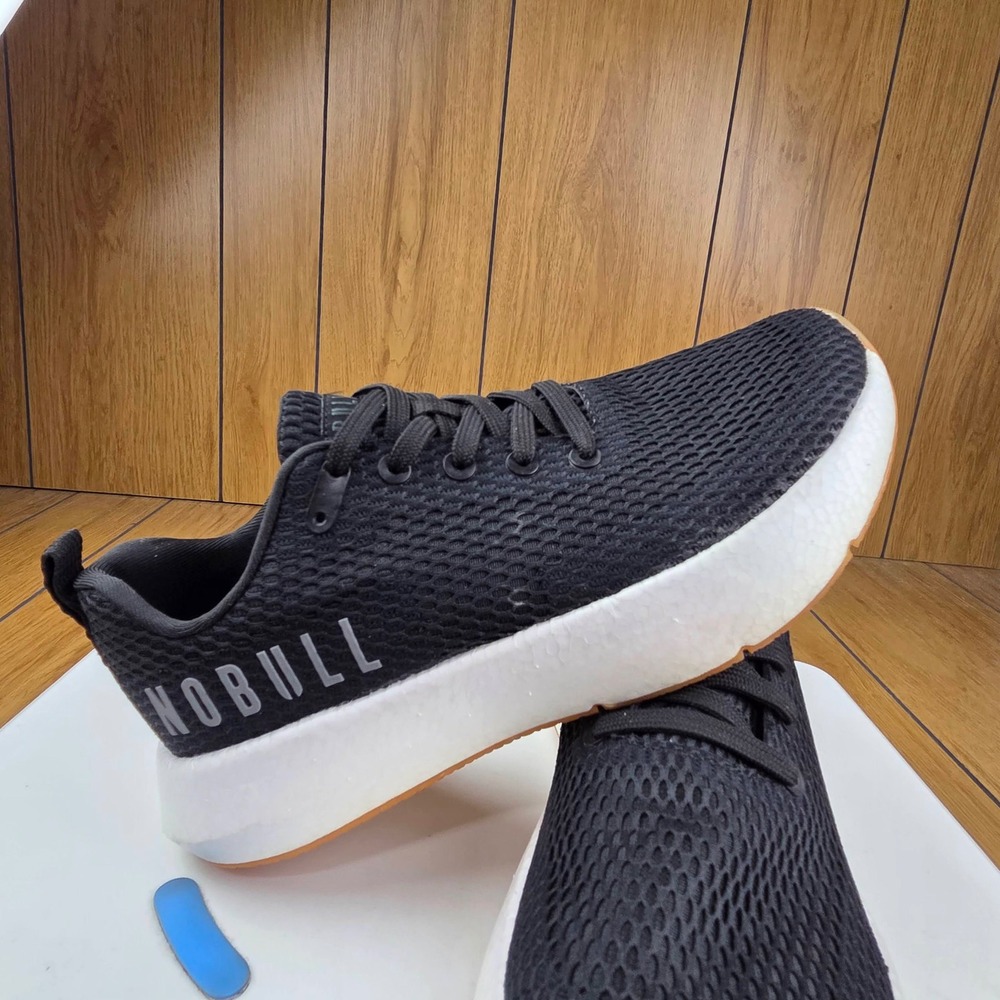NOBULL Mesh Runner Black White Gum Training Shoes Mens 8 Womens 9.5